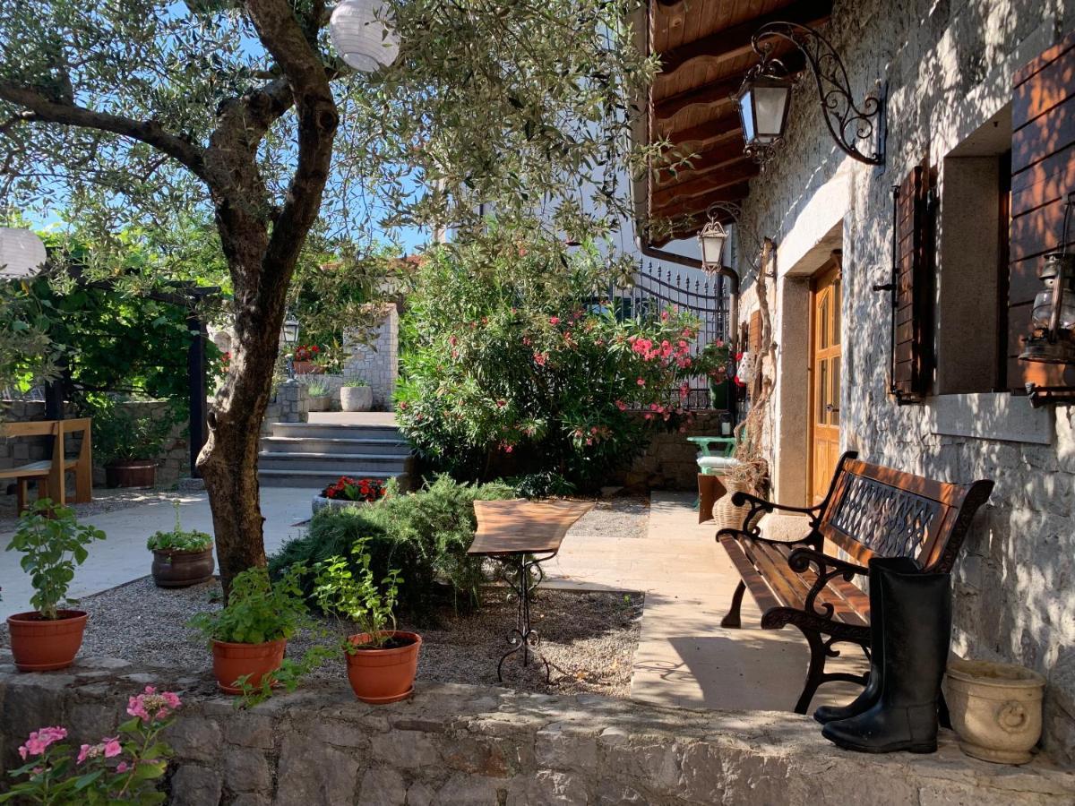 Skerlj Wine Estate Guest House Tomaj Exterior photo